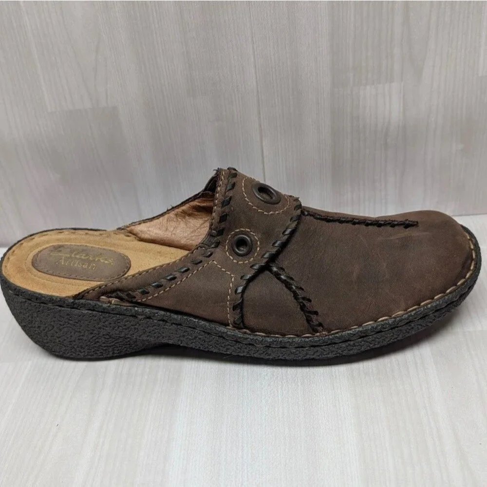 Clarks Artisan Women’s Brown Leather Slip‑On Clogs Mules Shoes Size 8.5 31273